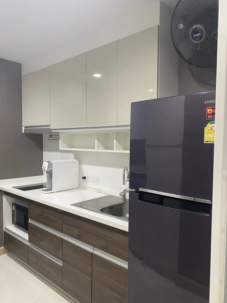 For sale/rent: Supalai Riva Grand Rama 3, ready-to-move-in unit, high floor, fully furnished, spacious and comfortable. Book now!