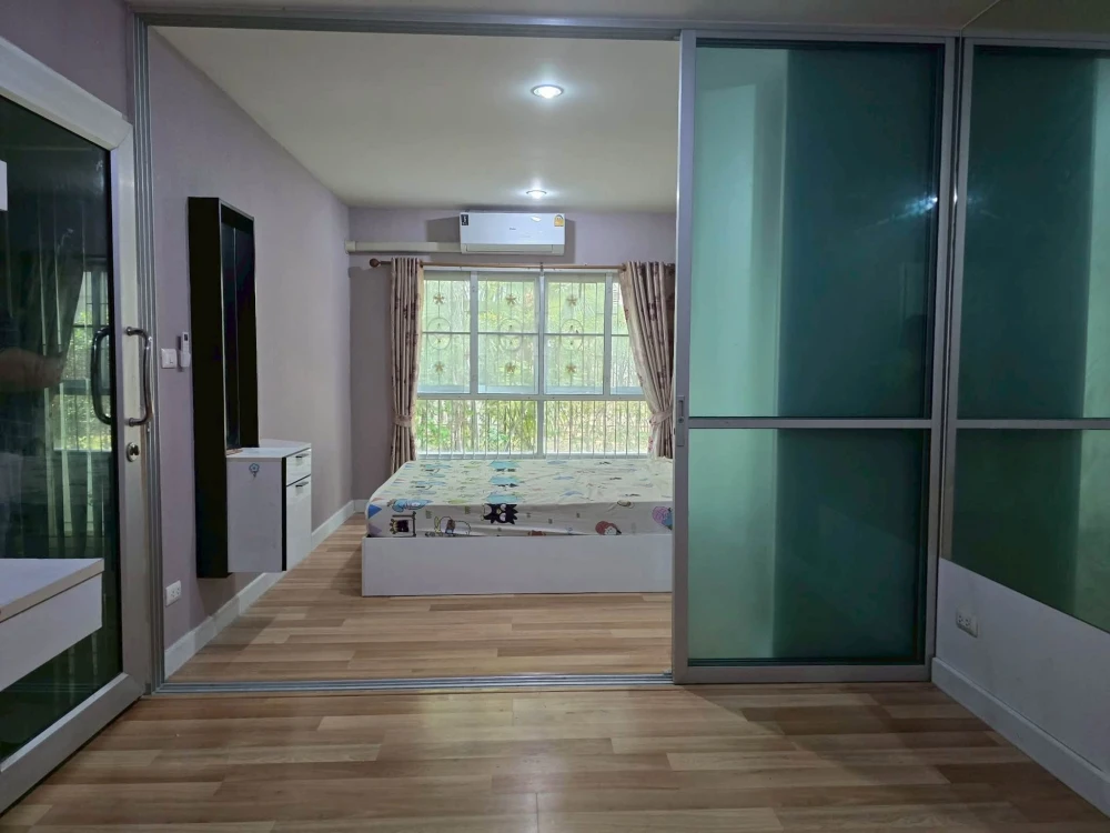 For sale/rent: The Cube Plus Chaengwattana. Ready-to-move-in unit with complete furniture. Book now!