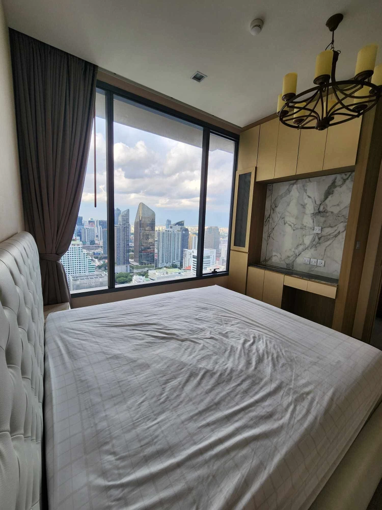 ขาย/ให้เช่า The ESSE Asoke ห้องพร้อมอยู่ เฟอร์พร้อม ชั้นสูง กว้างขวางอยู่สบาย จองเลย