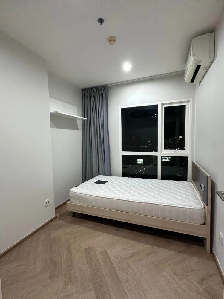 For sale/rent: The Key Sathorn-Charoenrat. Ready-to-move-in unit. Spacious and comfortable. High floor. Book now!