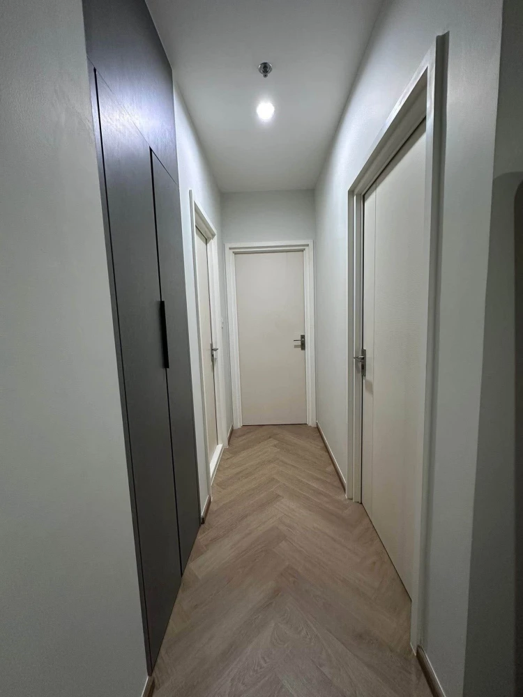 For sale/rent: The Key Sathorn-Charoenrat. Ready-to-move-in unit. Spacious and comfortable. High floor. Book now!