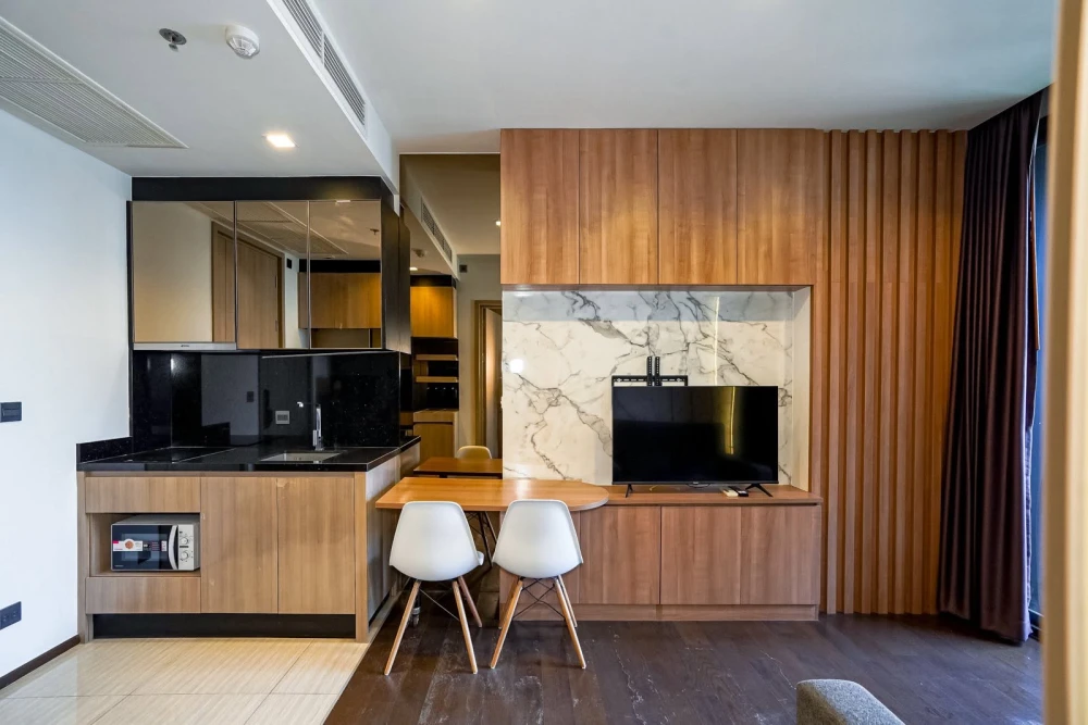 For sale/rent: The Line Ratchathewi, high floor unit, spacious and comfortable. Book now!