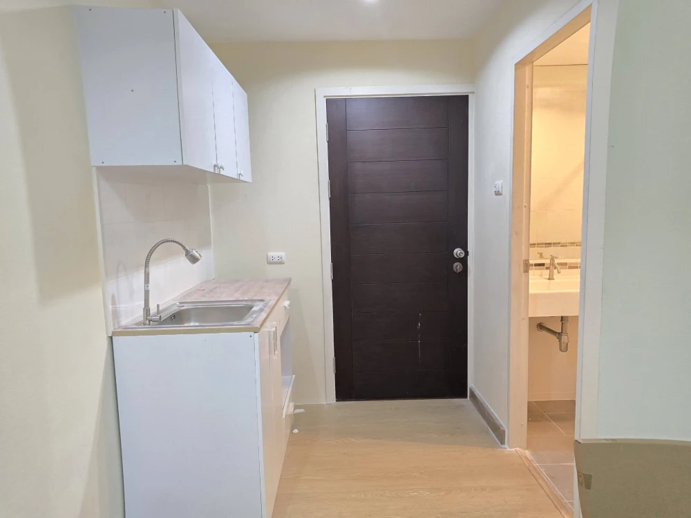 For sale/rent: The Log 3 Sukhumvit 101/1. Nice unit, low floor, fully furnished. Book now!