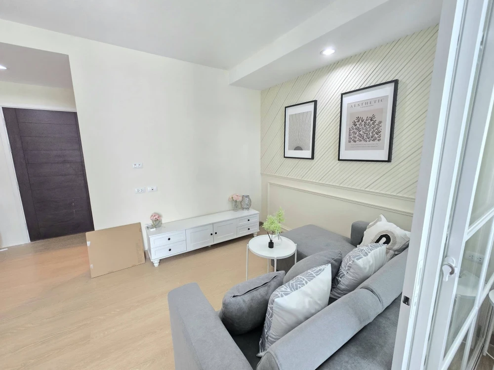 For sale/rent: The Log 3 Sukhumvit 101/1. Nice unit, low floor, fully furnished. Book now!