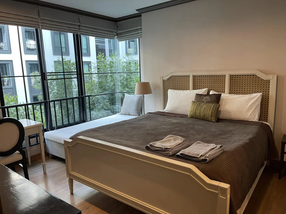 For sale/rent The Reserve, spacious room. Decorated simply and elegantly. Complete with amenities, you can't miss it.