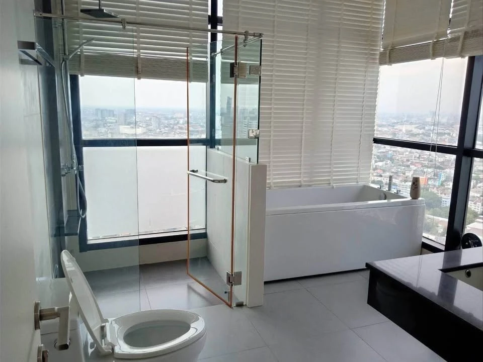 For sale/rent: Urbano Absolute Sathon-Taksin, a nice room on a high floor, spacious room, suitable for a family. If you don't reserve, it's a mistake.