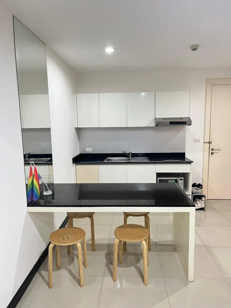 For sale/rent Voque Sukhumvit 16 1 bedroom 1 bathroom, spacious room, convenient travel, don't miss out on booking.