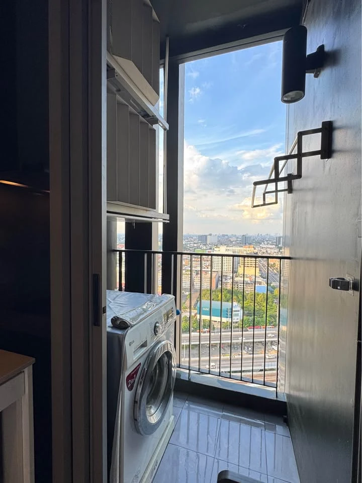 For sale/rent: Whizdom Station Ratchada-Thapra, beautifully decorated room, fully built-in, you will regret it if you miss it.