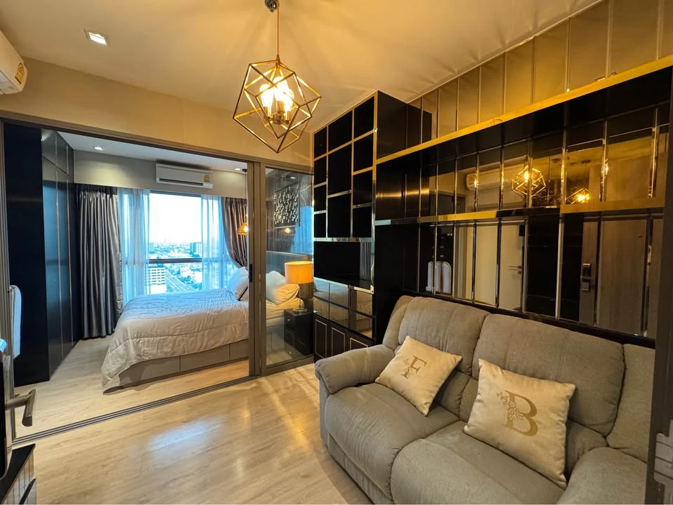 For sale/rent: Whizdom Station Ratchada-Thapra, beautifully decorated room, fully built-in, you will regret it if you miss it.