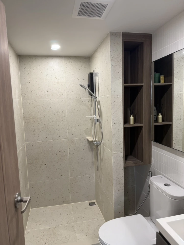 For sale/rent: New Core Khukhot Station Condo. Comfortable living, easy transportation. Book/Buy now!!