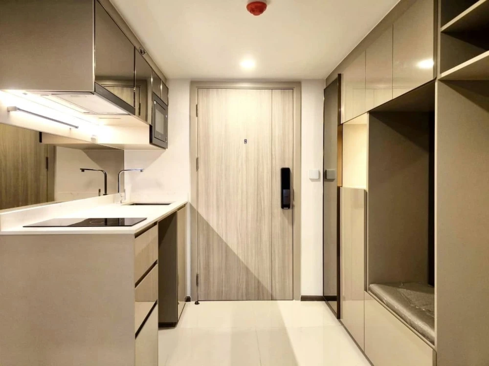 For sale/rent: Park Origin Ratchathewi Condo. Beautiful unit, great value within the project. Buy/reserve now!!