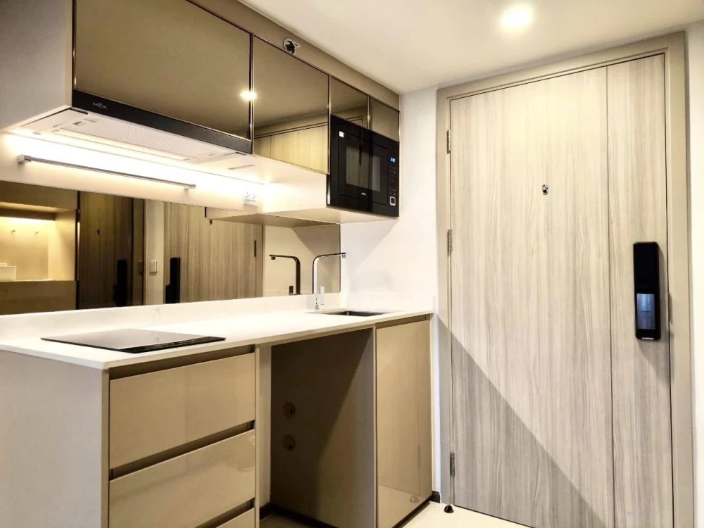 For sale/rent: Park Origin Ratchathewi Condo. Beautiful unit, great value within the project. Buy/reserve now!!
