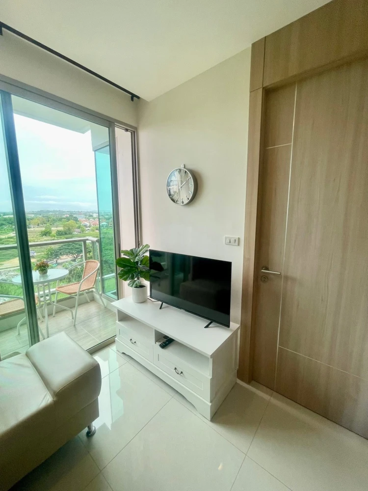 For sale/rent: Condo Riviera Jomtien Pattaya, spacious room, ready to move in, city view, fully furnished with electrical appliances, book now before