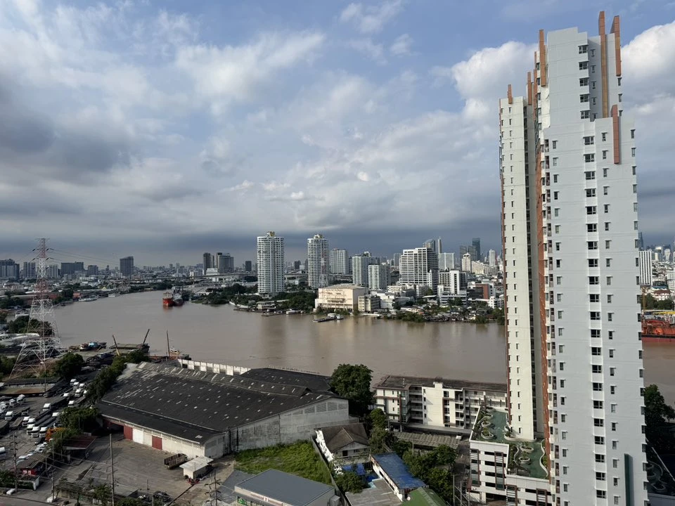 Condo for sale/rent: Lumpini Ville-Riverview Rat Burana, high floor, Chao Phraya River view, affordable price. Reserve now before it's too late.