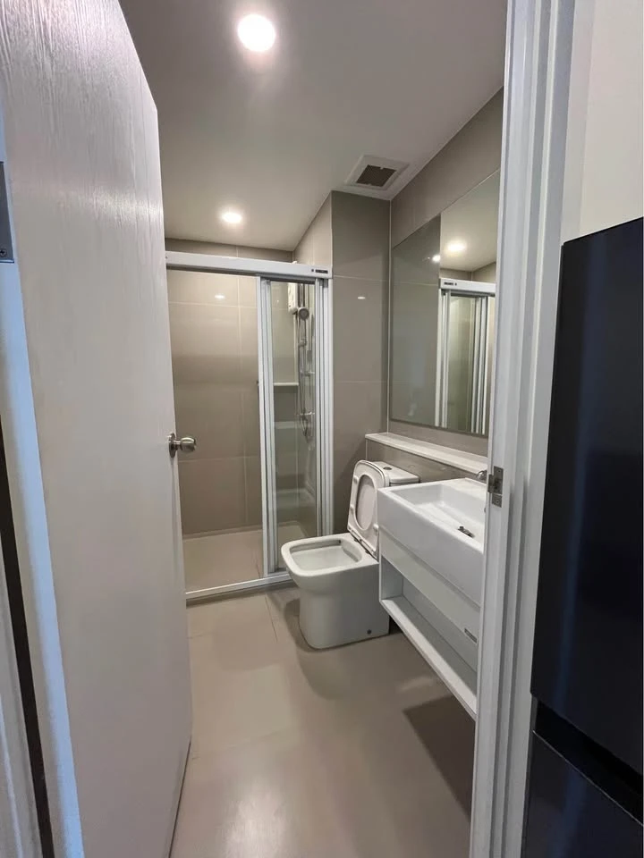 Condo for sale/rent at Denim Chatuchak, 36th floor, Building A, corner unit, unobstructed view, fully furnished and equipped with appliances Move-in r