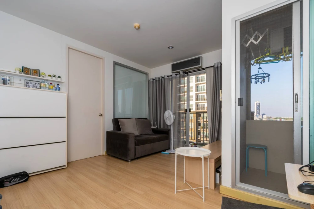 For sale/rent: Condo The Parkland Srinakarin Lakeside, nice room, pool view, fully furnished, hurry and book now before you miss out++