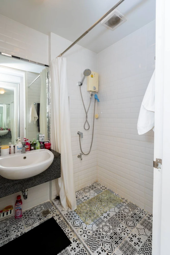 For sale/rent: Condo The Parkland Srinakarin Lakeside, nice room, pool view, fully furnished, hurry and book now before you miss out++