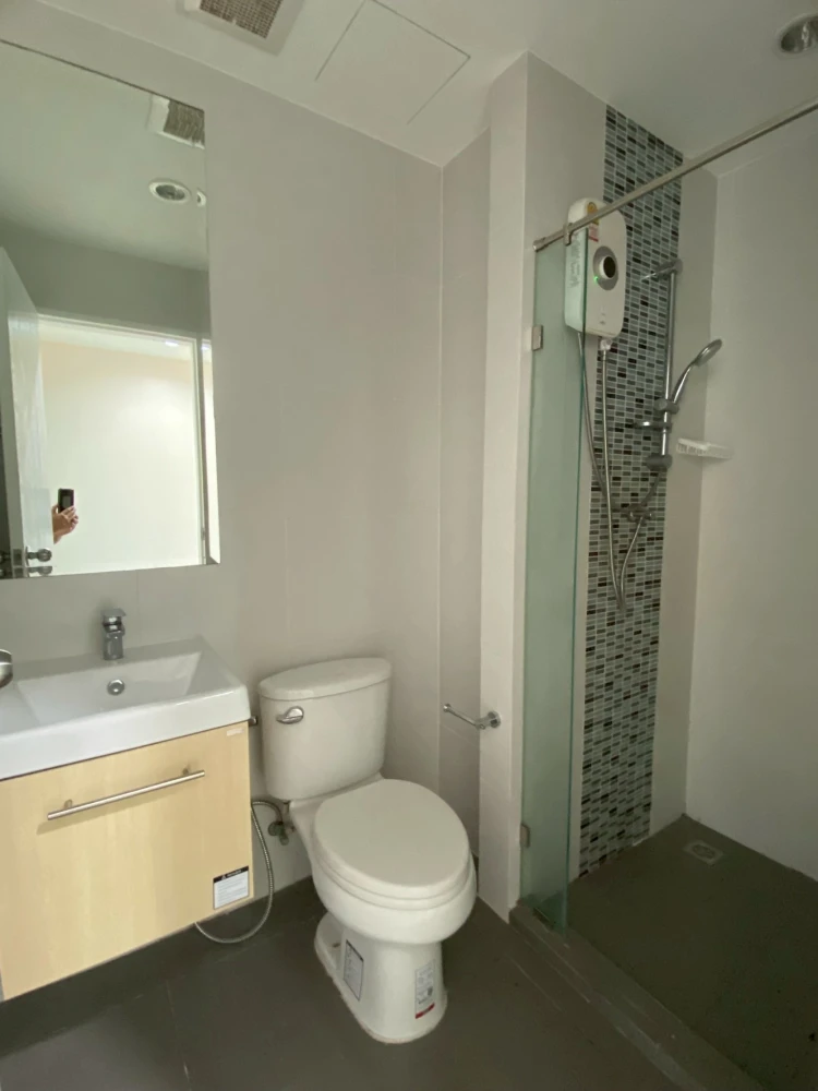 For sale/rent: Metro Sky Prachachuen Condo. Great location, great value, beautiful rooms. Buy/reserve now!!