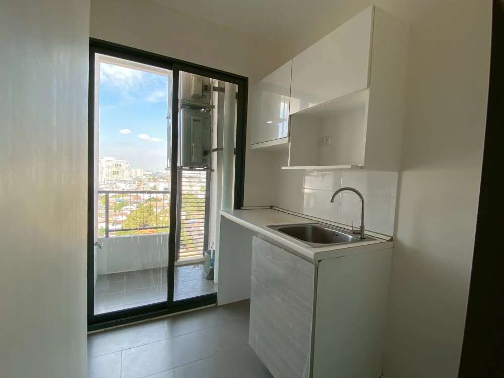 For sale/rent: Metro Sky Prachachuen Condo. Great location, great value, beautiful rooms. Buy/reserve now!!