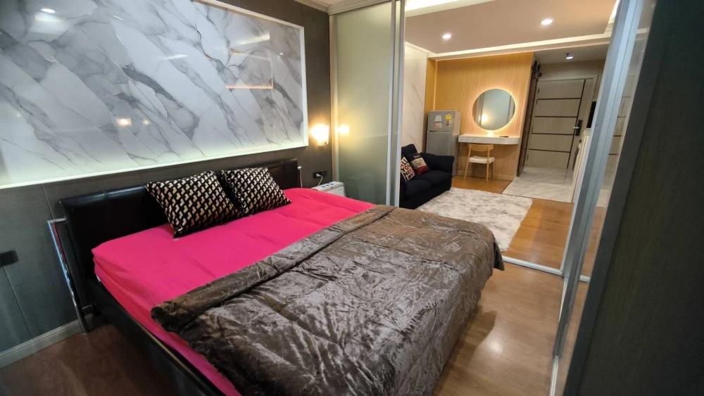 Sale/Rent!! Condo Grand Park View Asoke, spacious room, furniture + electrical appliances, ready to move in, book now!!