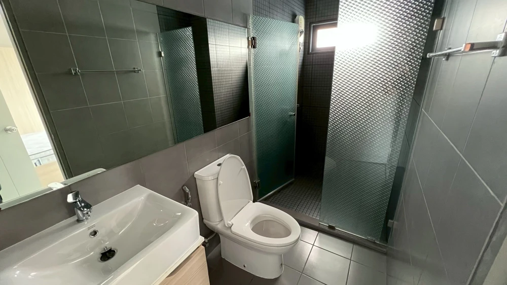 For sale/rent: Ideo Sukhumvit 115 condo. Bright, airy, and comfortable rooms. Buy/reserve now!!