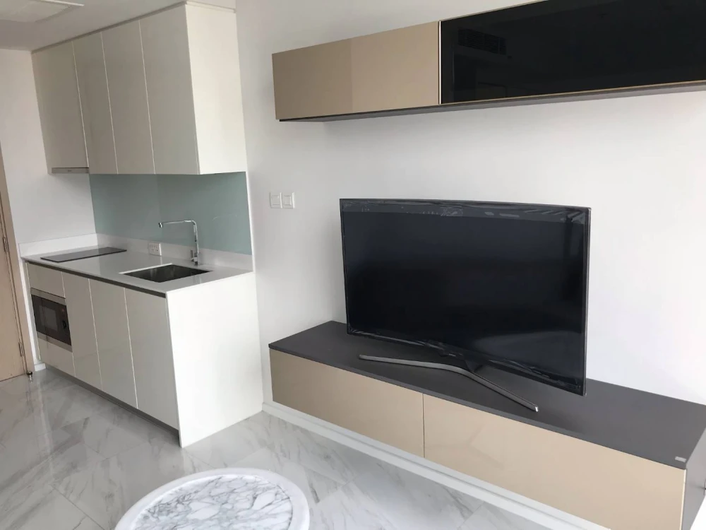 Condo for sale / rent at Hyde Sukhumvit 11, good location, 11th floor, no block view, near the train, can't find anywhere else, hurry up!