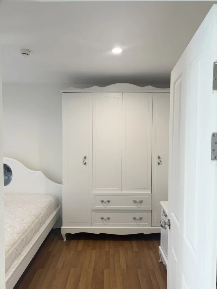 Sell / rent Metro Park Sathorn Condo, furniture + complete electrical appliances The most corner room Hurry up to reserve it.