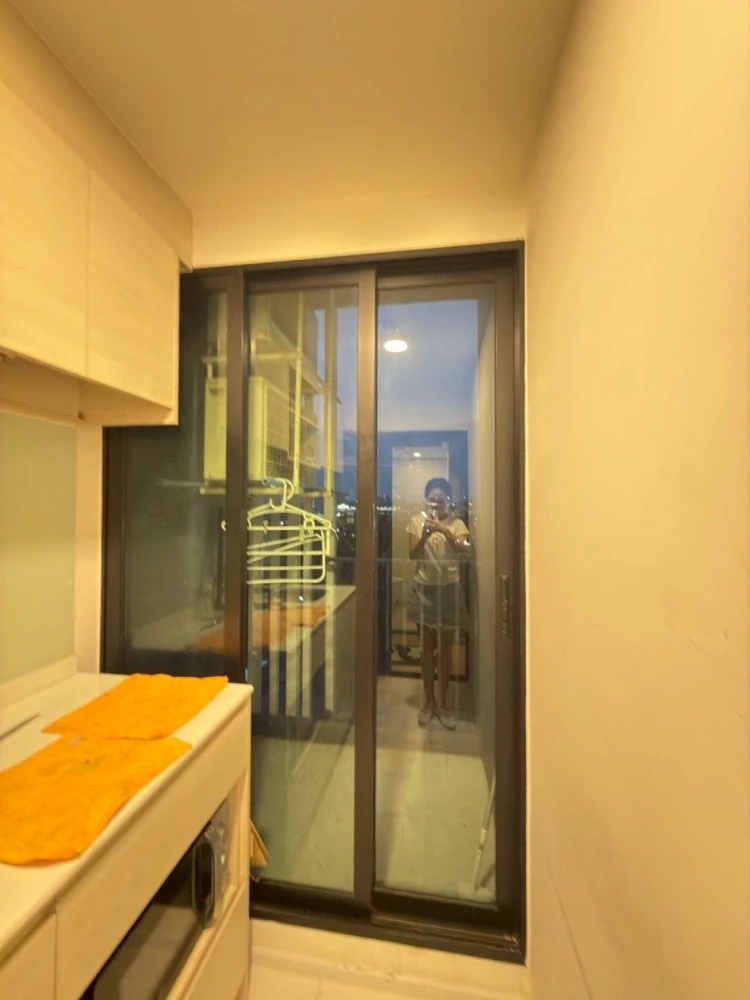 For sale/rent: Chewathai Hallmark Ladprao-Chokchai 4. Nice room, fully furnished + appliances included. Just bring your personal belongings and move i