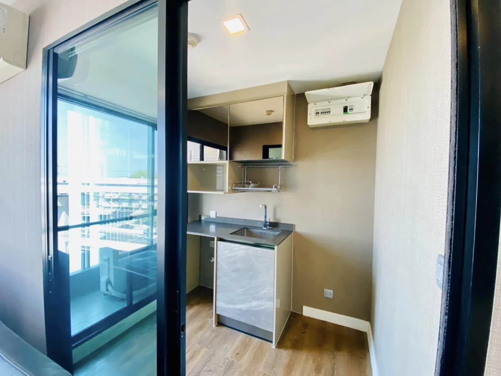 Urgent sale for rent, Esta Bliss Condo, 2 bedrooms, 1 bathroom, 6th floor, decorated room, ready to move in. Well built, don't miss it.