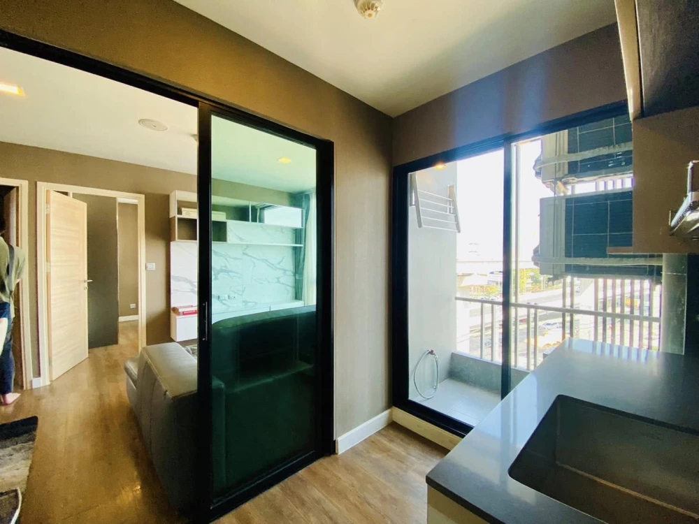 Urgent sale for rent, Esta Bliss Condo, 2 bedrooms, 1 bathroom, 6th floor, decorated room, ready to move in. Well built, don't miss it.