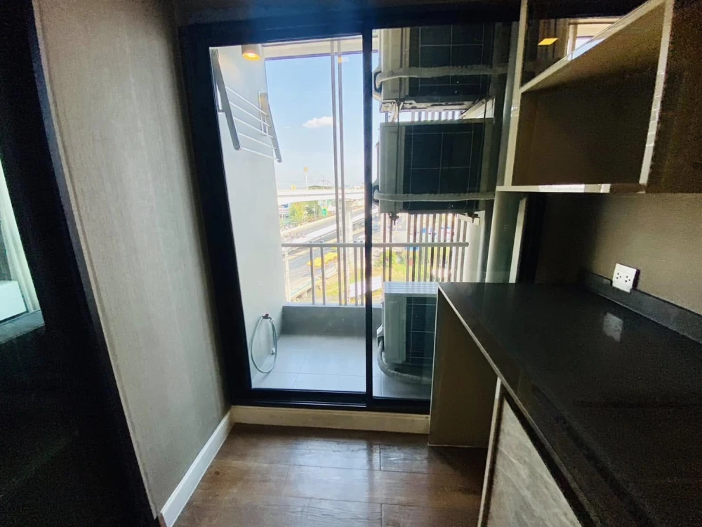 Urgent sale for rent, Esta Bliss Condo, 2 bedrooms, 1 bathroom, 6th floor, decorated room, ready to move in. Well built, don't miss it.