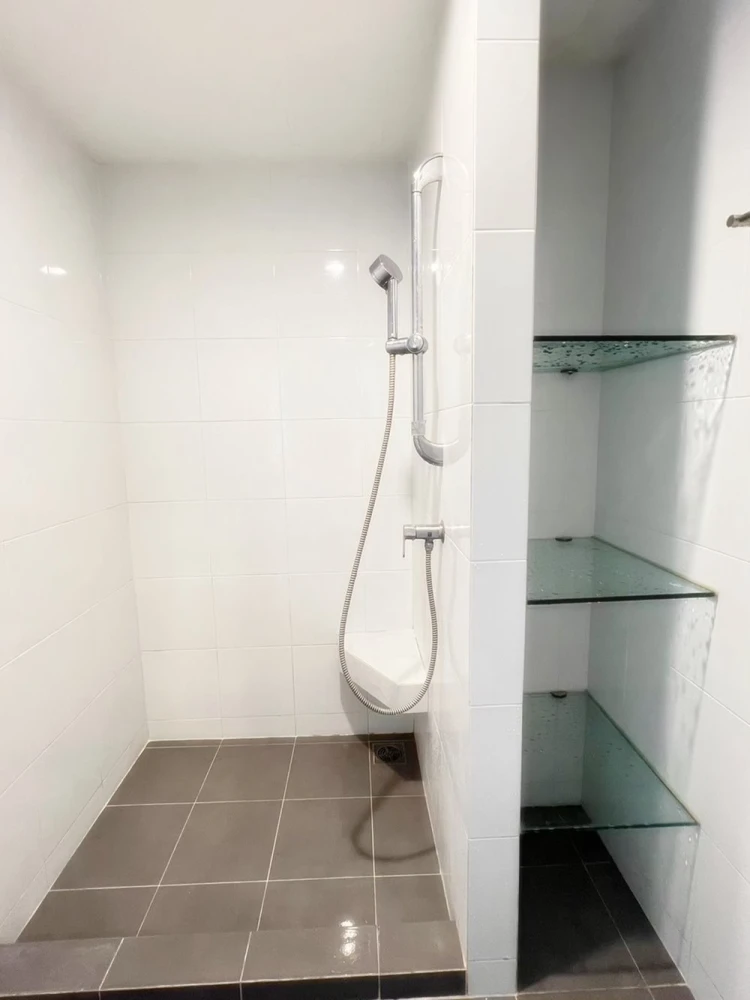 For sale and rent, Niche ID Phetkasem-Bang Khae. The room is divided into proportions. Good grade electrical appliances Don't postpone it, reserve now