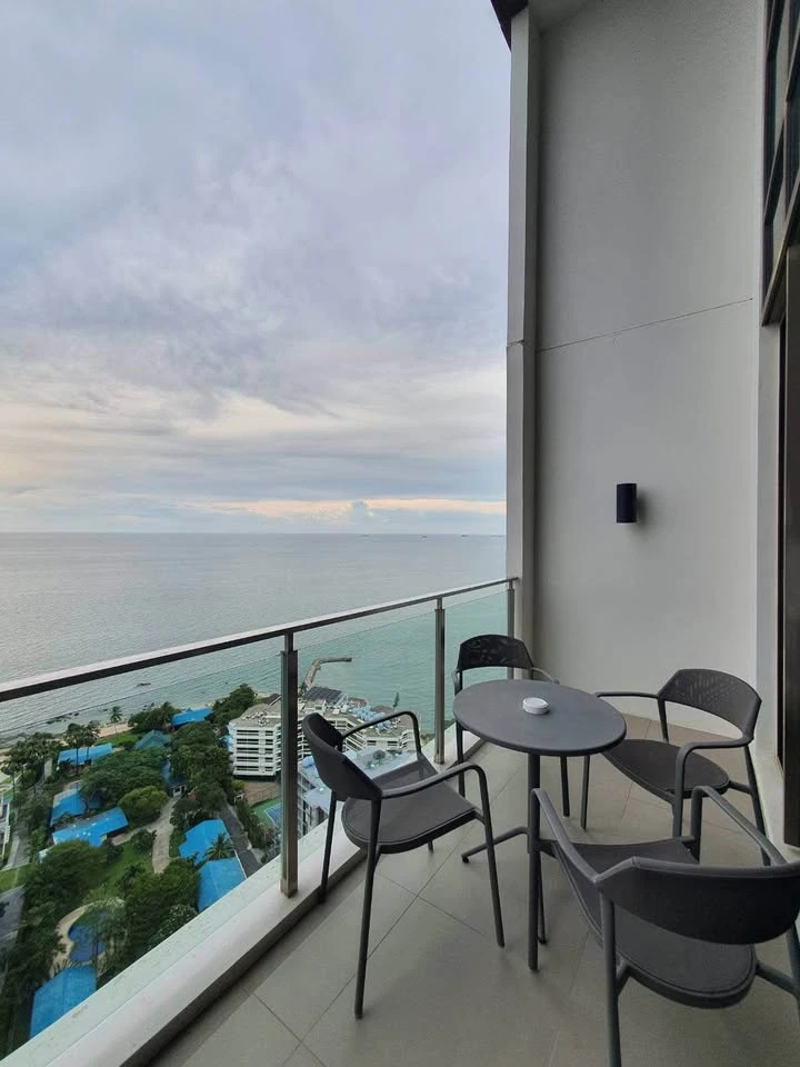 For sale/rent: Baan Plai Haad, Wongamat, North Pattaya. High floor, comfortable, suitable for families, sea view. If you don't reserve, it's a mistake
