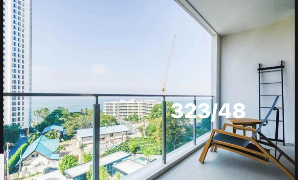 For sale/rent: Beachfront house, nice rooms, fully furnished, spacious and comfortable. Book now!