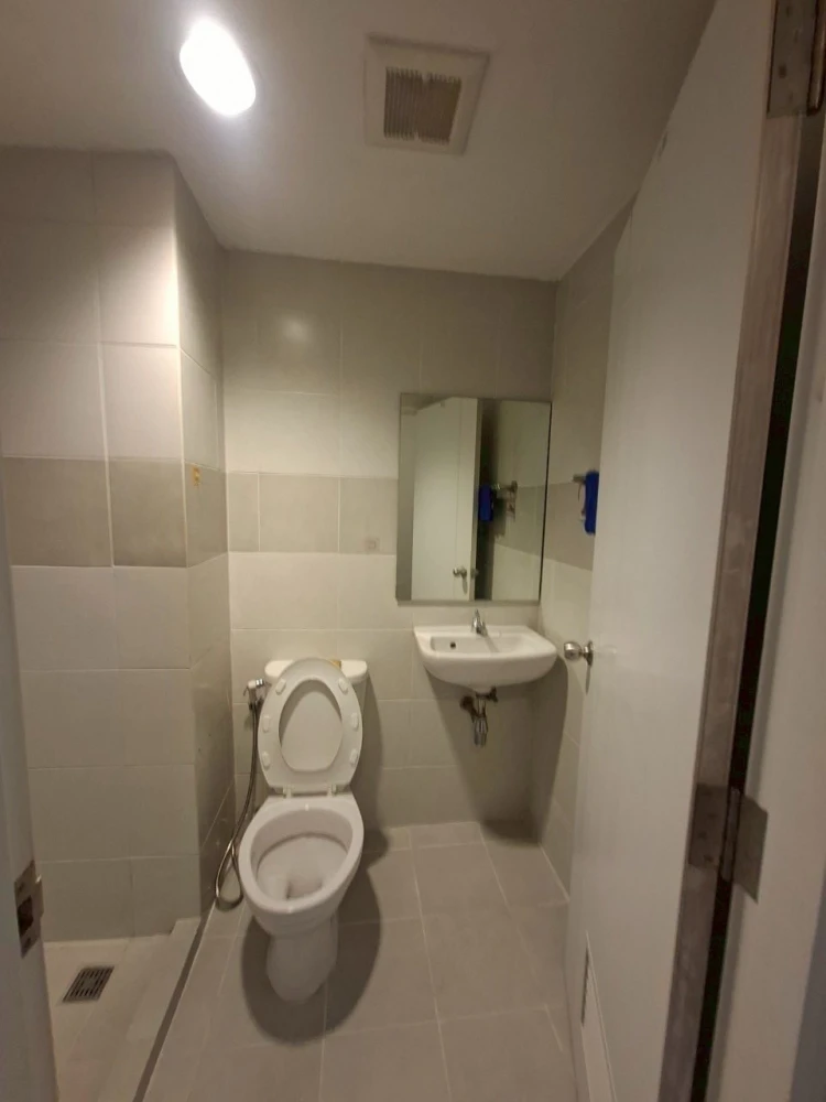 For sale/rent: Plum Condo Samakee. Nice unit, fully furnished, affordable price. Book now!