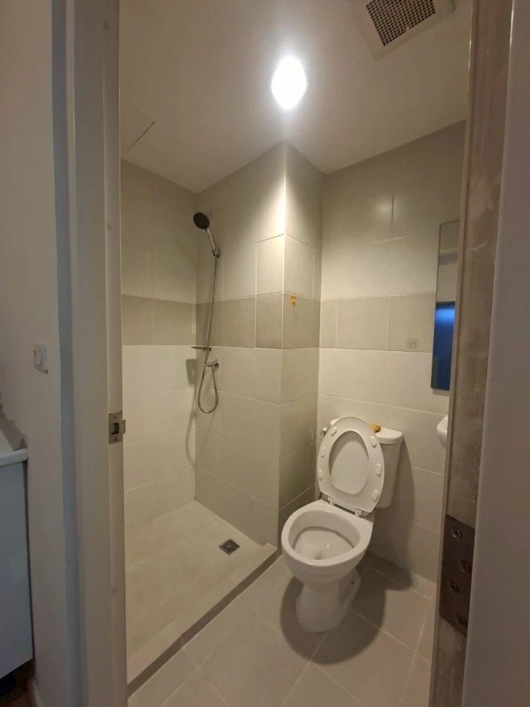 For sale/rent: Plum Condo Samakee. Nice unit, fully furnished, affordable price. Book now!