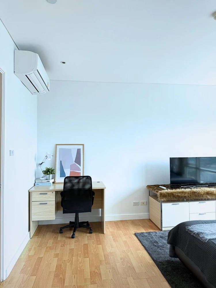 For sale or rent, Fullerton Sukhumvit, high floor, spacious room, plenty of usable space. Don't postpone it. It's good like this. Book now.