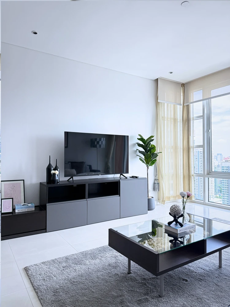For sale or rent, Fullerton Sukhumvit, high floor, spacious room, plenty of usable space. Don't postpone it. It's good like this. Book now.