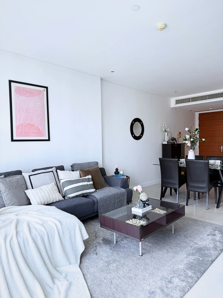 For sale or rent, Fullerton Sukhumvit, high floor, spacious room, plenty of usable space. Don't postpone it. It's good like this. Book now.