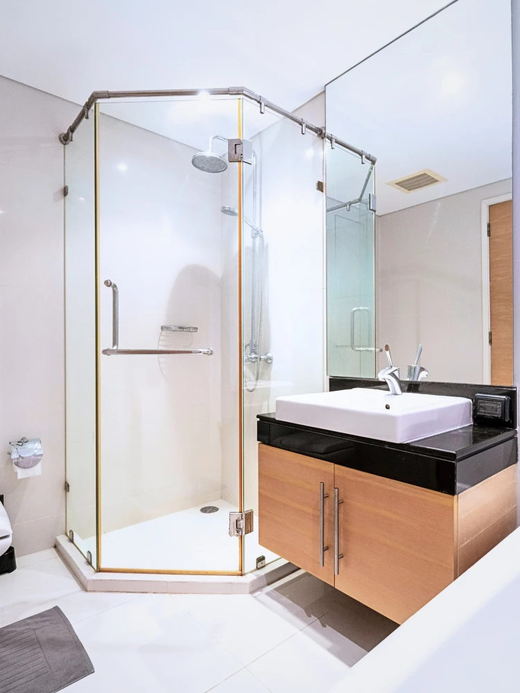 For sale or rent, Fullerton Sukhumvit, high floor, spacious room, plenty of usable space. Don't postpone it. It's good like this. Book now.
