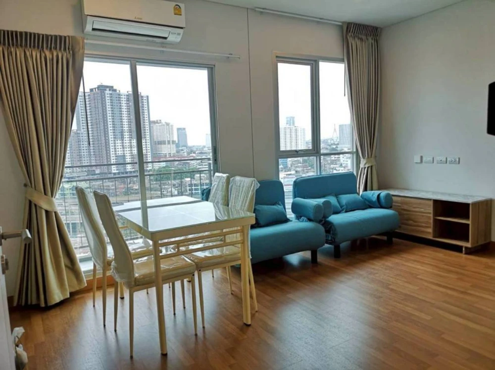 For sale/rent: Lumpini Place Ratchada-Sathu, high floor unit, very livable, fully furnished, beautiful city view. Book now!