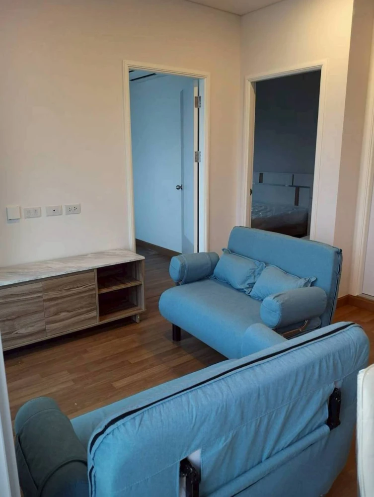For sale/rent: Lumpini Place Ratchada-Sathu, high floor unit, very livable, fully furnished, beautiful city view. Book now!