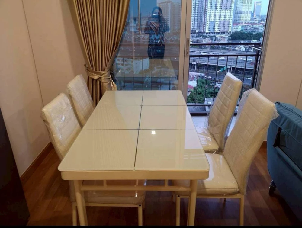 For sale/rent: Lumpini Place Ratchada-Sathu, high floor unit, very livable, fully furnished, beautiful city view. Book now!