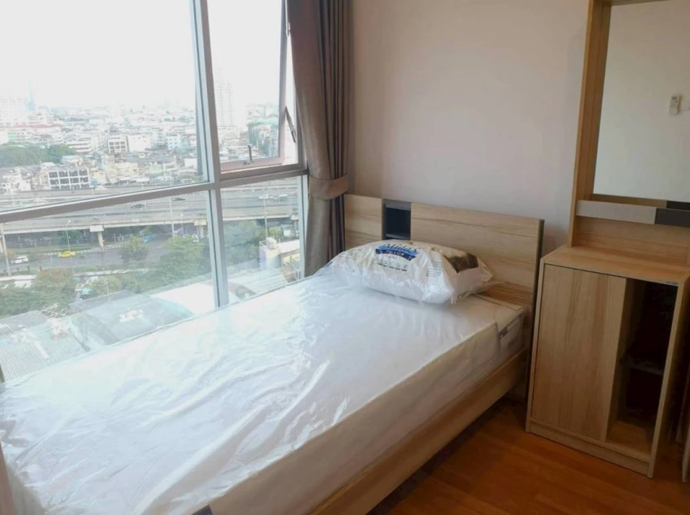 For sale/rent: Lumpini Place Ratchada-Sathu, high floor unit, very livable, fully furnished, beautiful city view. Book now!