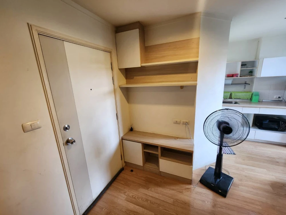 For sale/rent at Lumpini Mega City Bangna. Nice, fully furnished unit on a low floor with complete amenities. Book now!