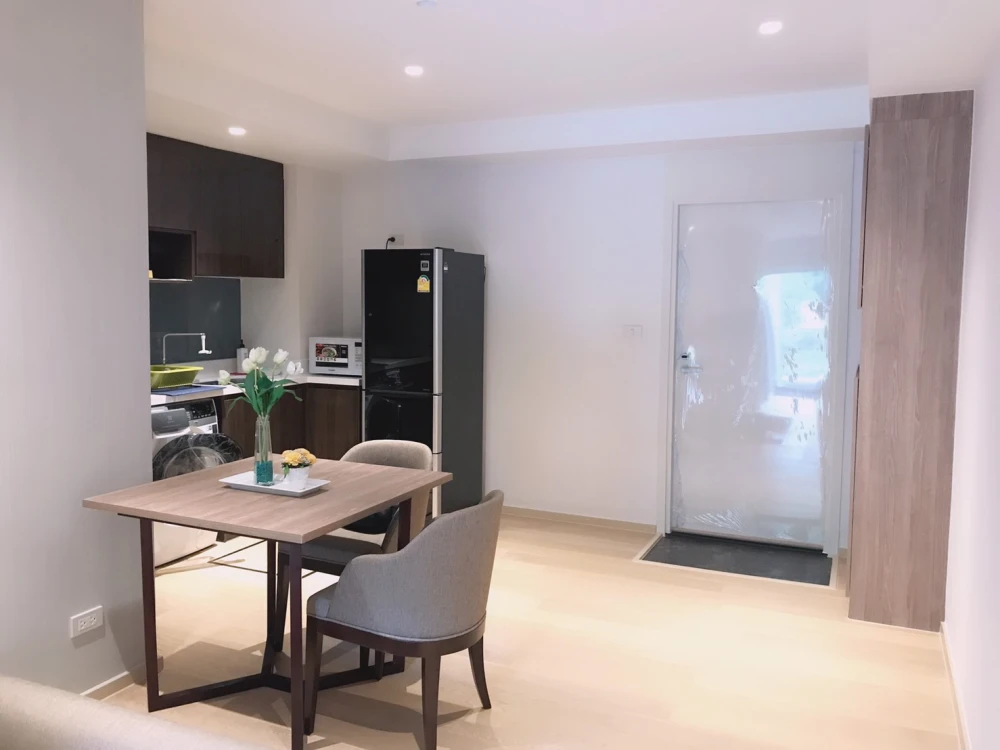 For sale/rent urgently!! Condo Runesu Thonglor 5, 2nd floor, beautiful room, fully furnished, ready to move in, good price, don't miss it!!