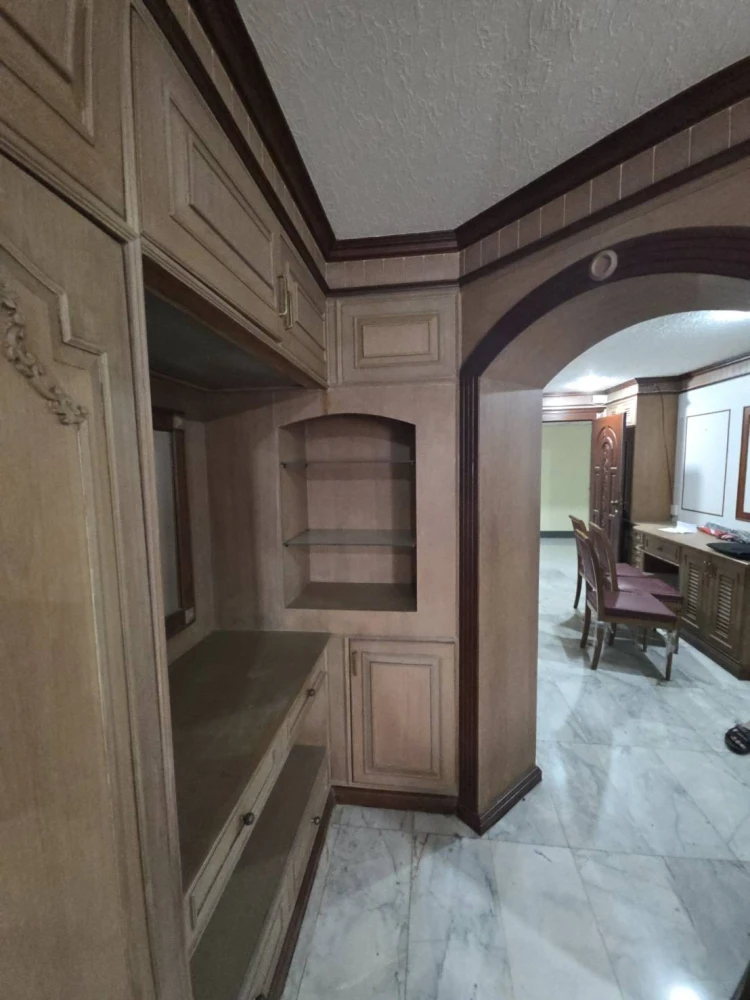 ITF Silom Palace Condo: Beautiful rooms, stylish design, great location.