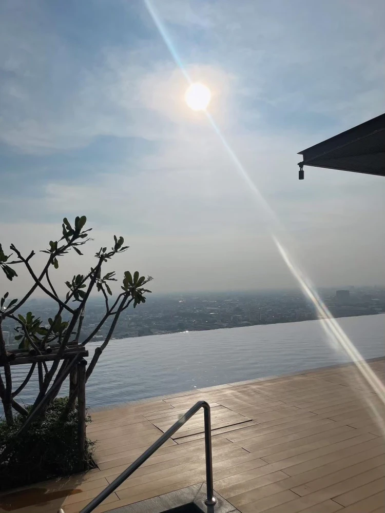 Star View Condo, high floor, built-in furniture, fully furnished + complete amenities. Hurry and book now, don't miss out!