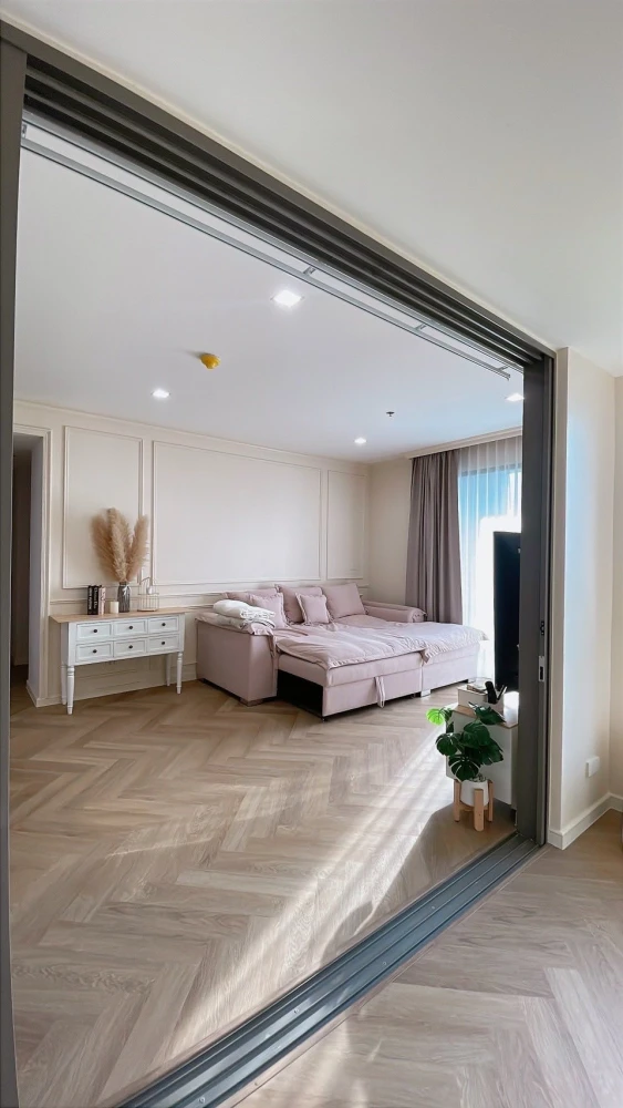 Star View Condo, high floor, built-in furniture, fully furnished + complete amenities. Hurry and book now, don't miss out!