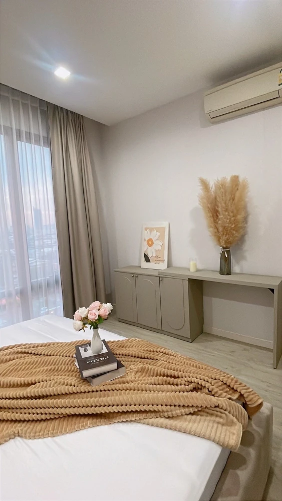 Star View Condo, high floor, built-in furniture, fully furnished + complete amenities. Hurry and book now, don't miss out!